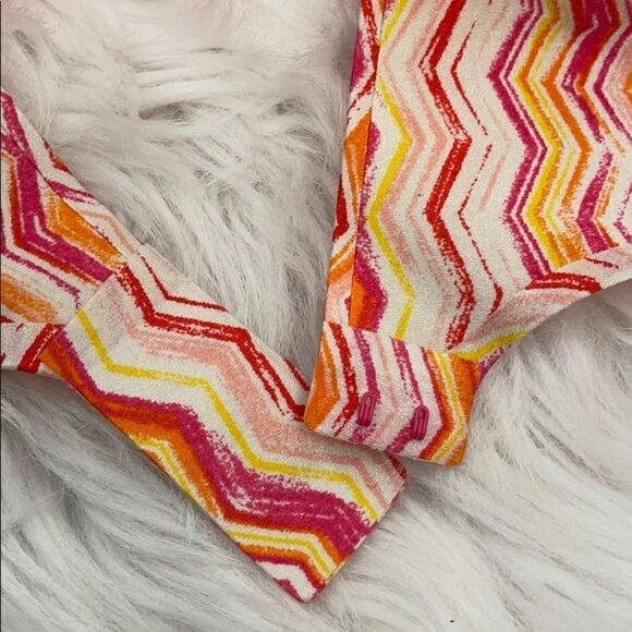 victoria’s Secret Lightly Lined Demi Bra Sz 34B - Picture 11 of 12